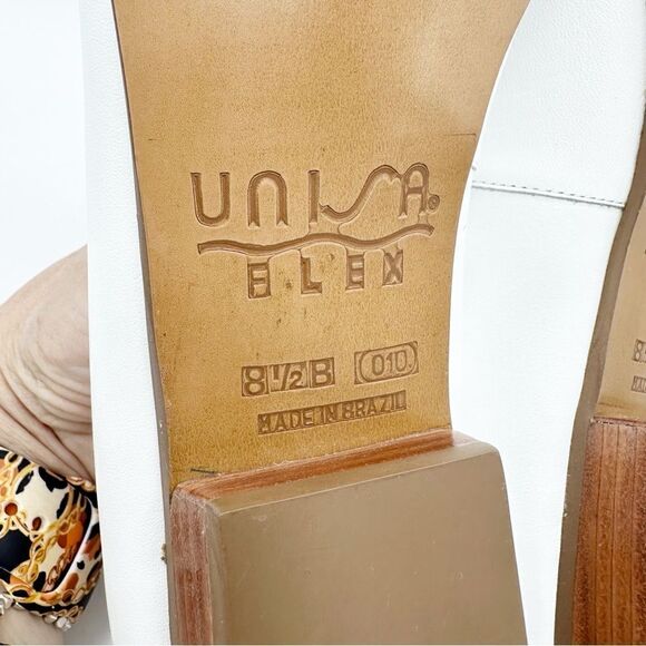 White Leather Unisa Flex Loafer Slip-on Wood Bead Detail Sz 8.5 - Picture 7 of 12